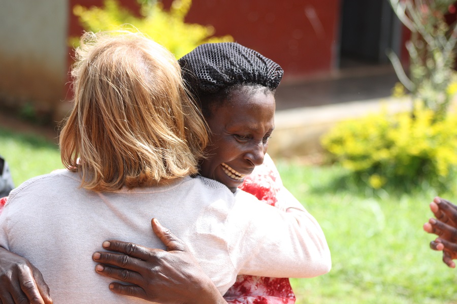 Vanessa's Jjajja gives Vicki a joyful hug