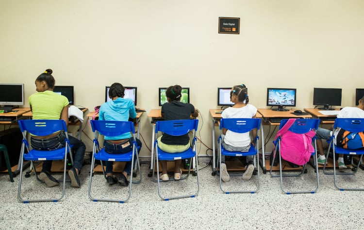 Hogar_computer_lab